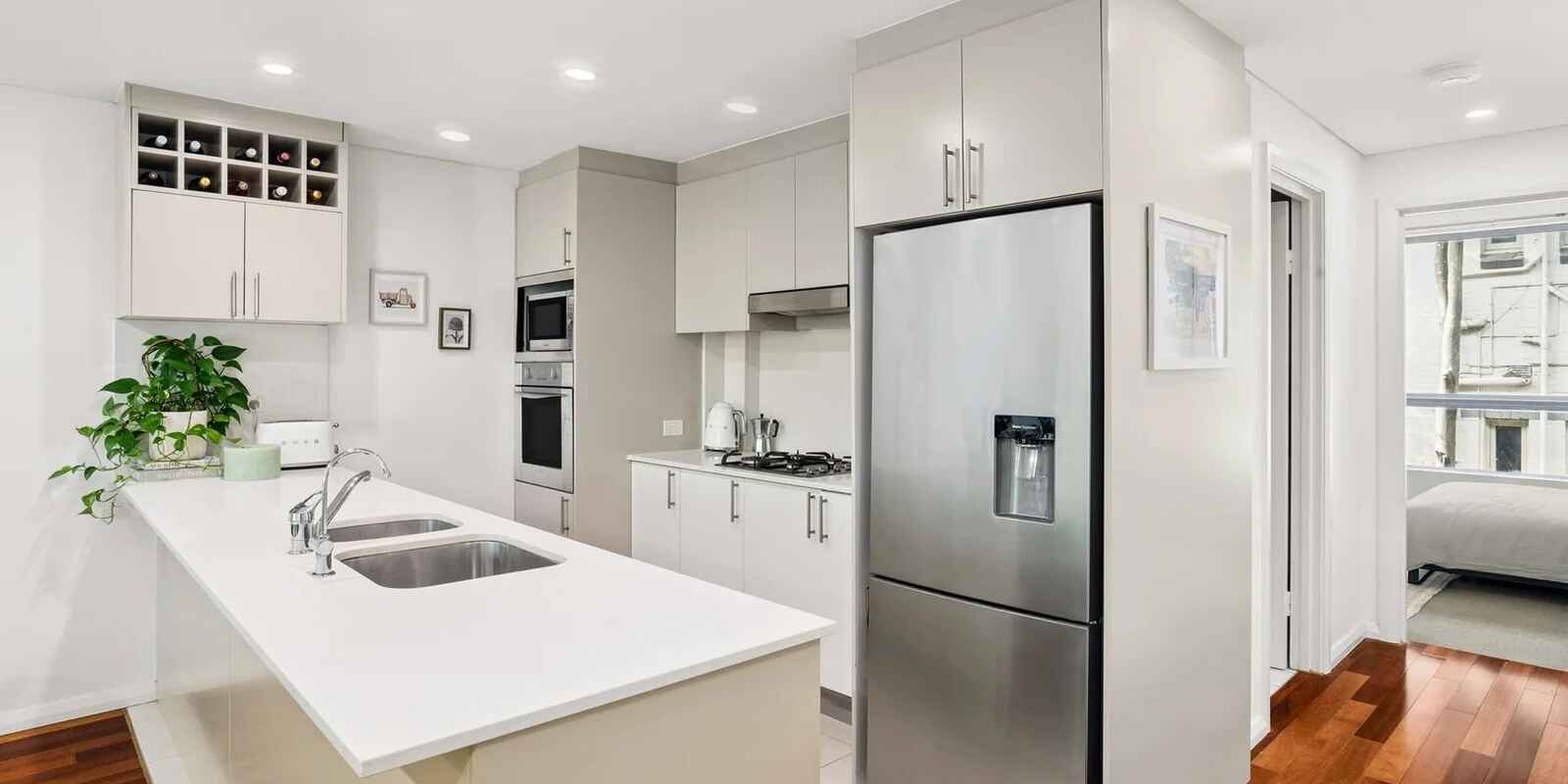 4/11 Flood Street Bondi