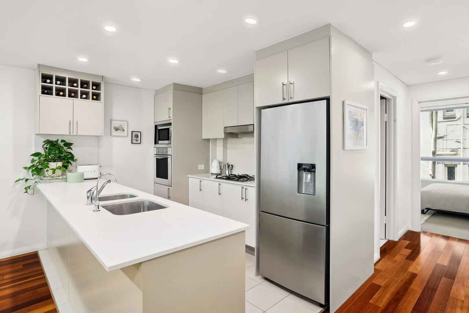 4/11 Flood Street Bondi