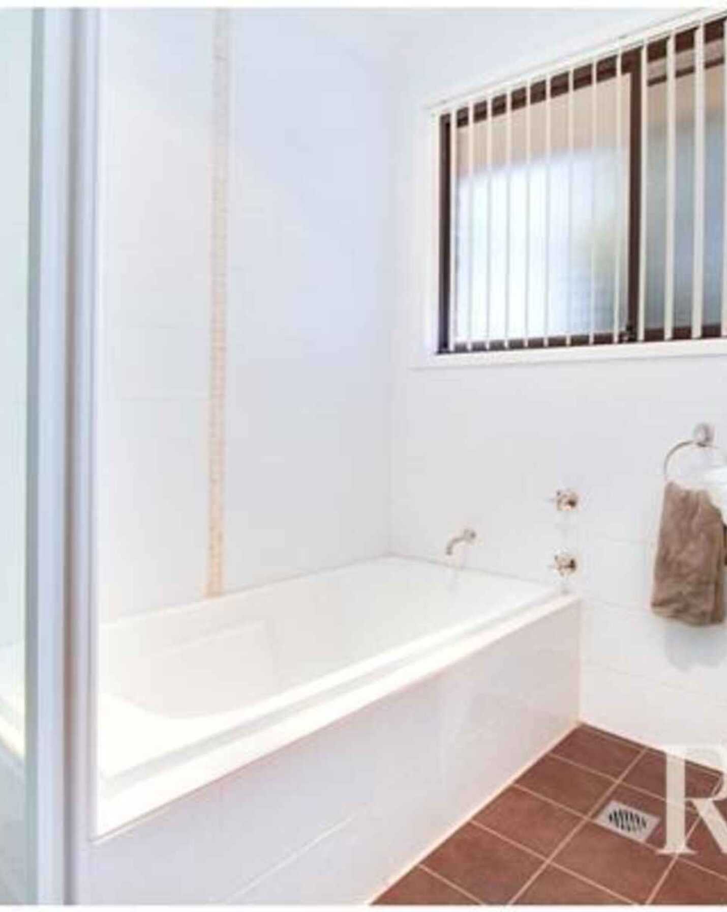 17 Greenway Avenue Shalvey, Shalvey - Thumbnail 7