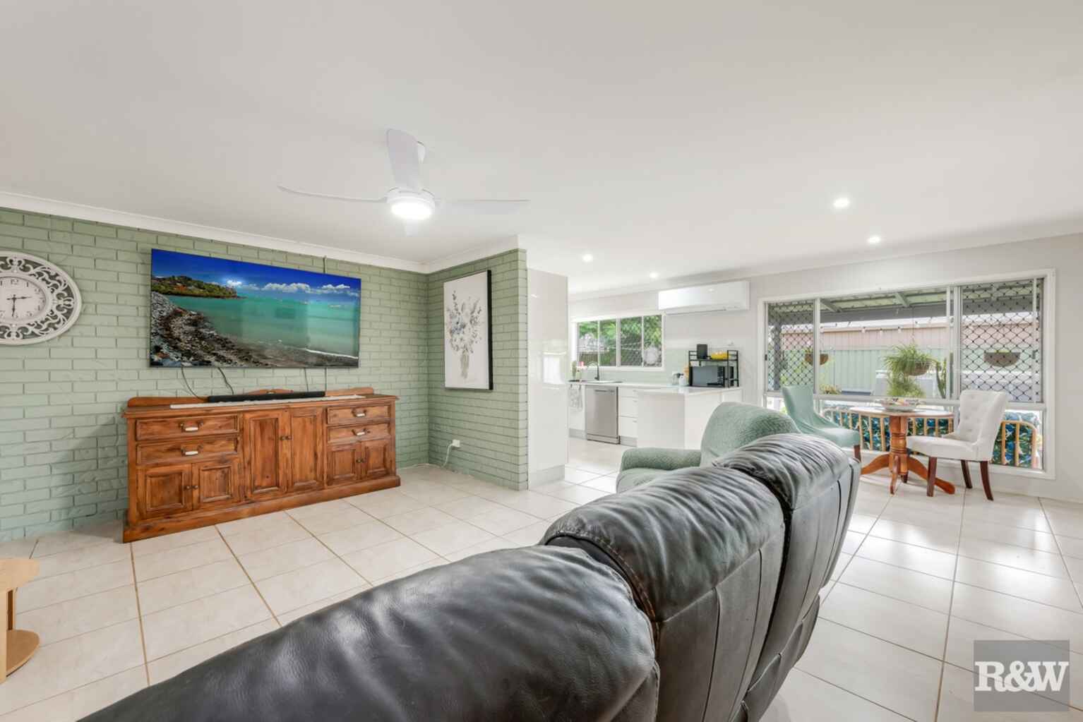 30 SUNSET Drive Thabeban 30 SUNSET Drive Thabeban