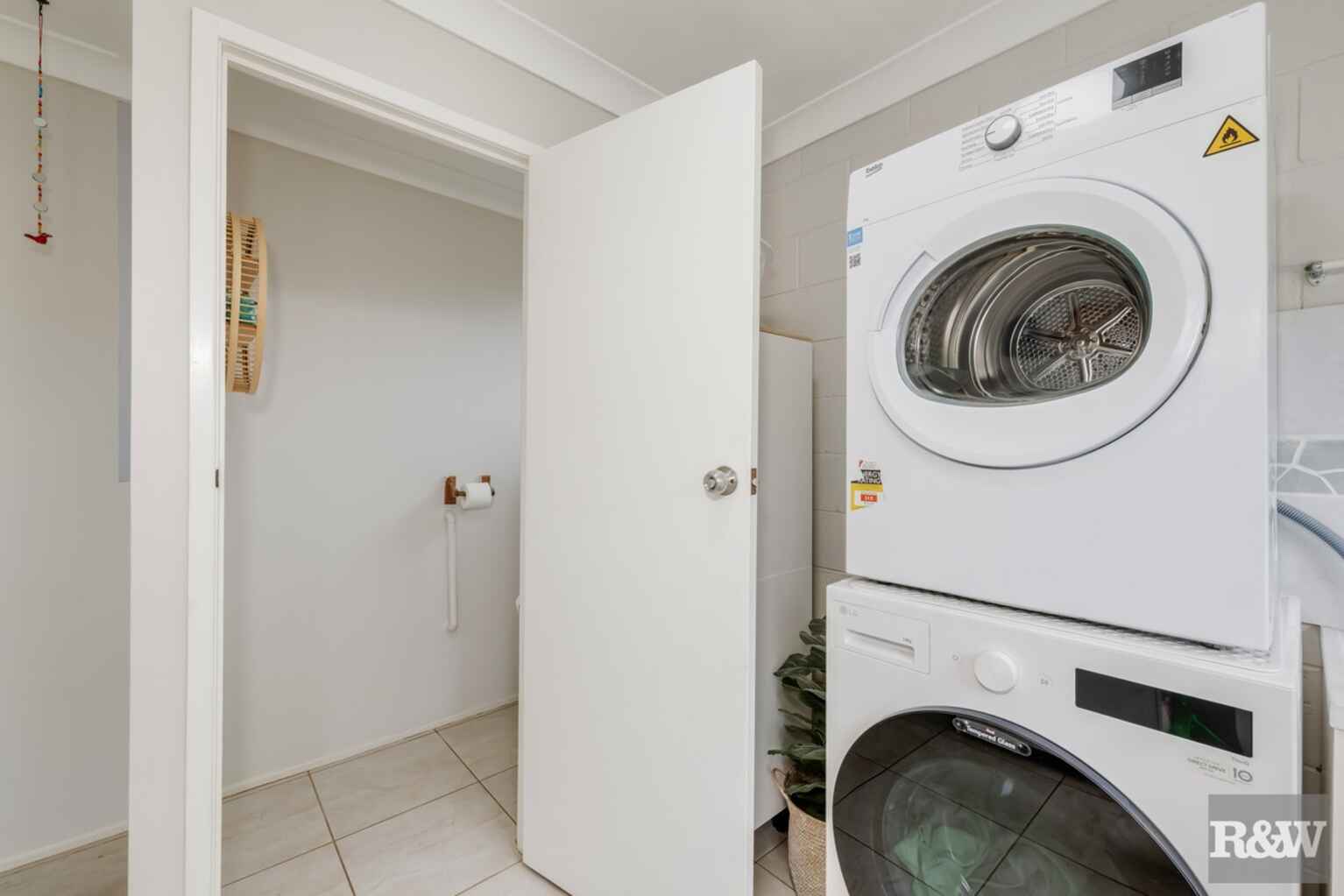 30 SUNSET Drive Thabeban 30 SUNSET Drive Thabeban