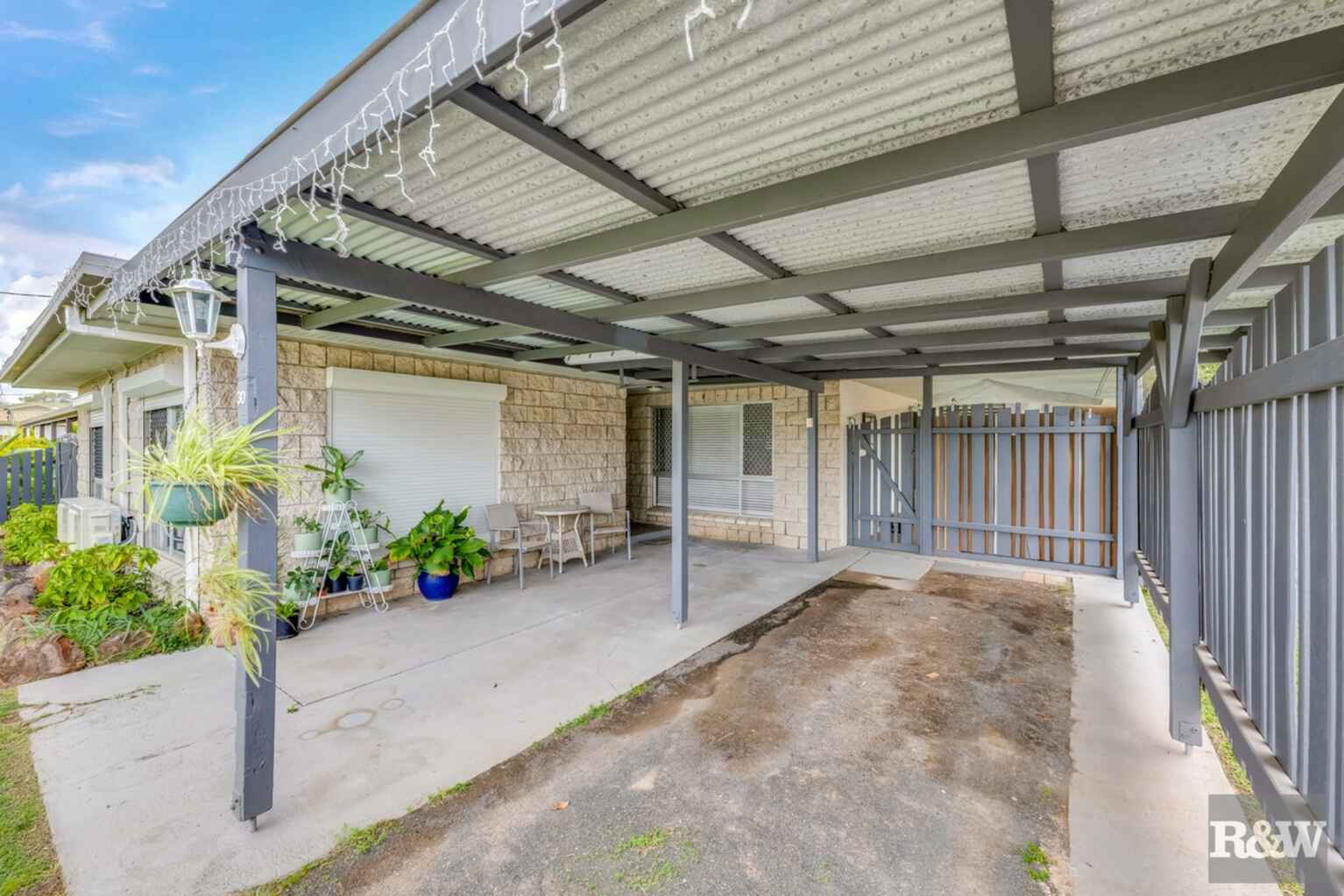 30 SUNSET Drive Thabeban 30 SUNSET Drive Thabeban