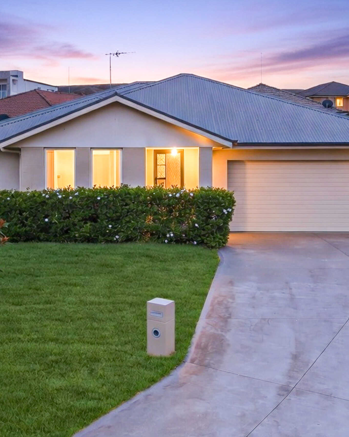 10 JARVISFIELD PLACE, Macquarie Links - Image 1