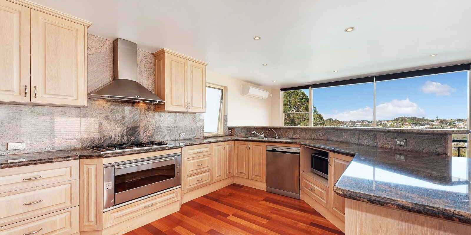 242  Edinburgh Road  Castlecrag