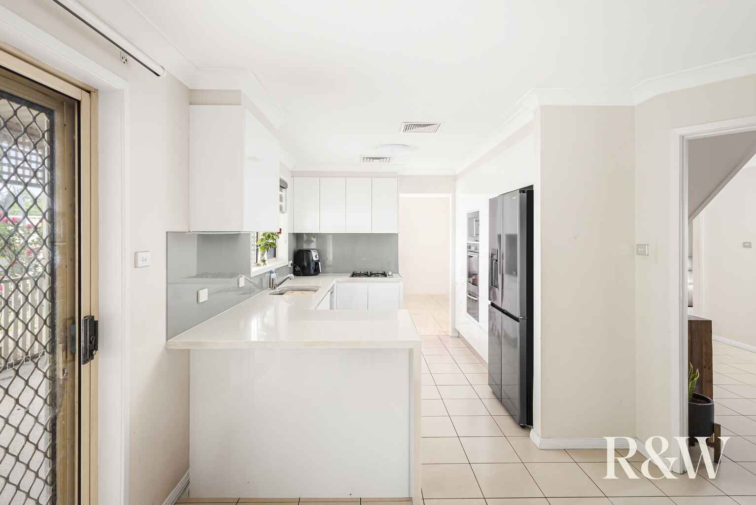 6 Ashwick Circuit St Clair