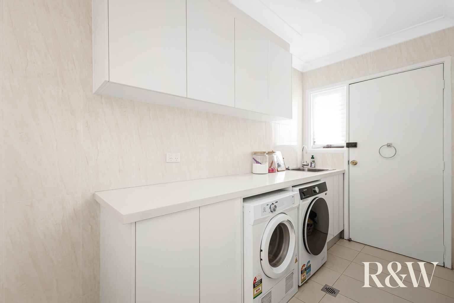 6 Ashwick Circuit St Clair