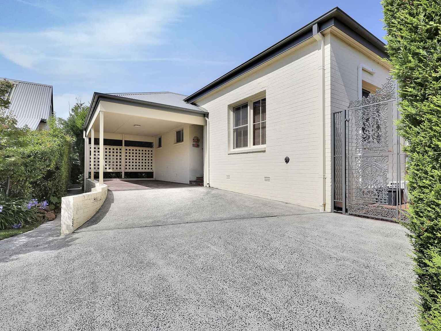 2/12 Arthur Street Moss Vale