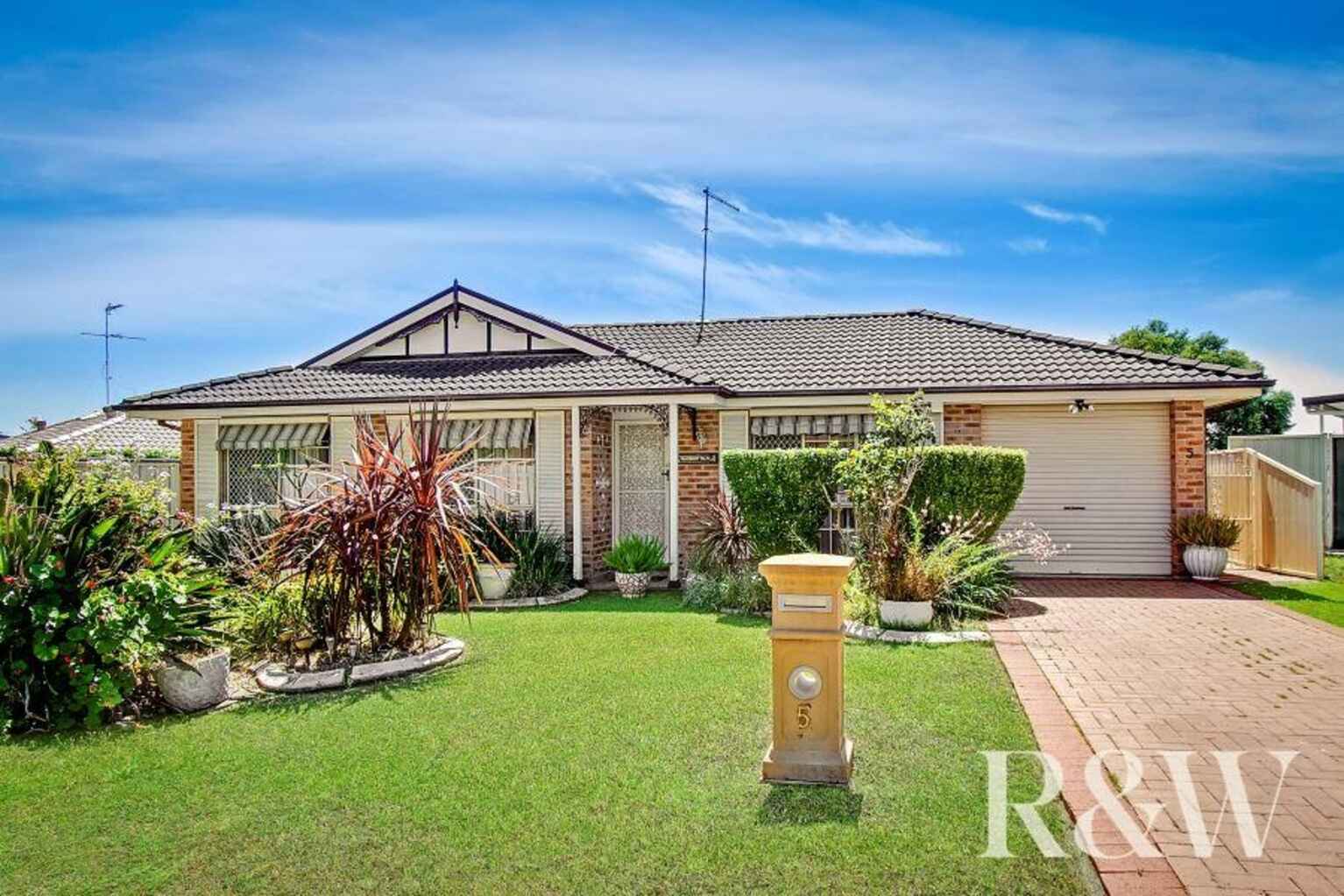 5 Shamrock Court St Clair