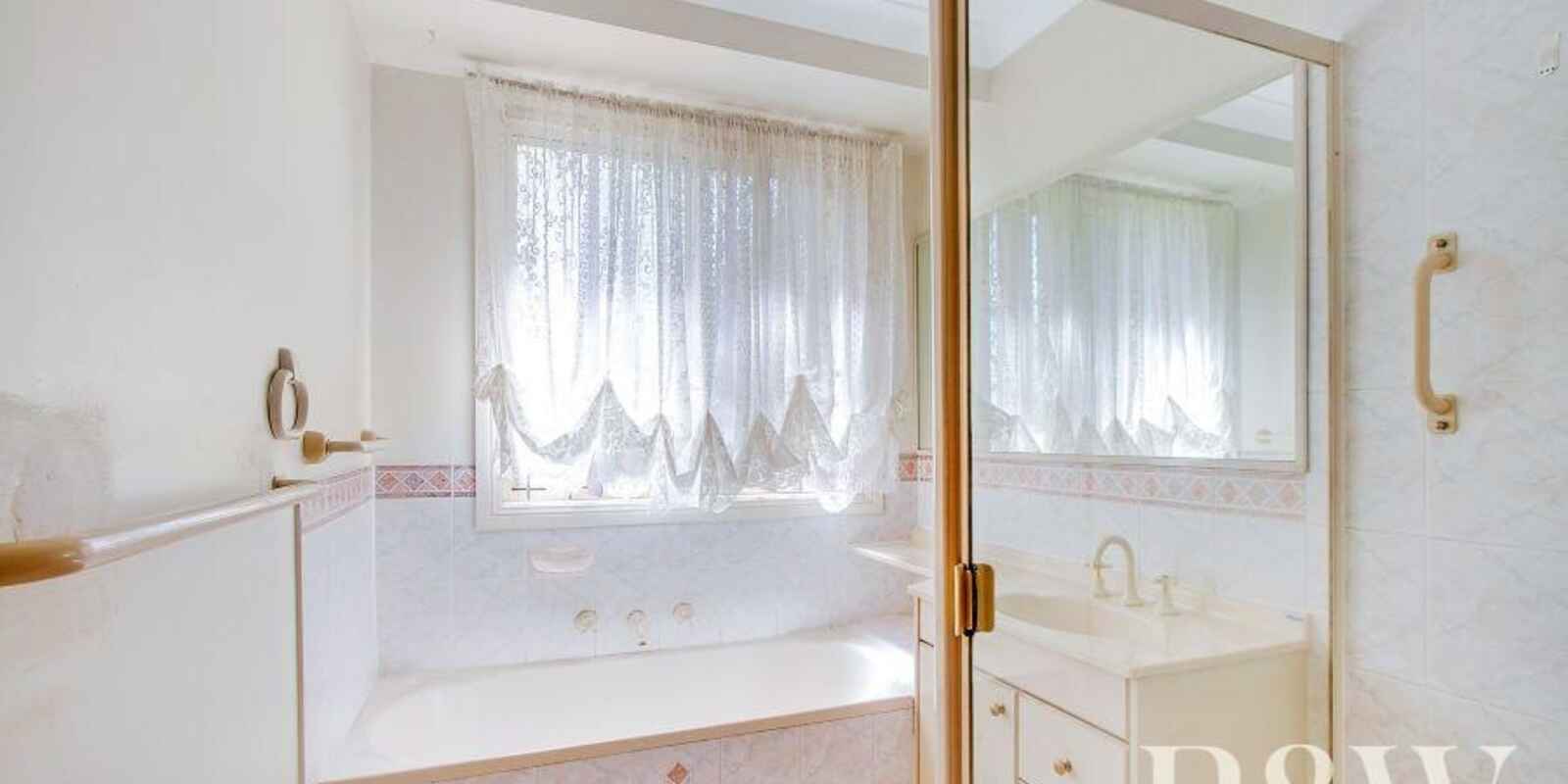 5 Shamrock Court St Clair