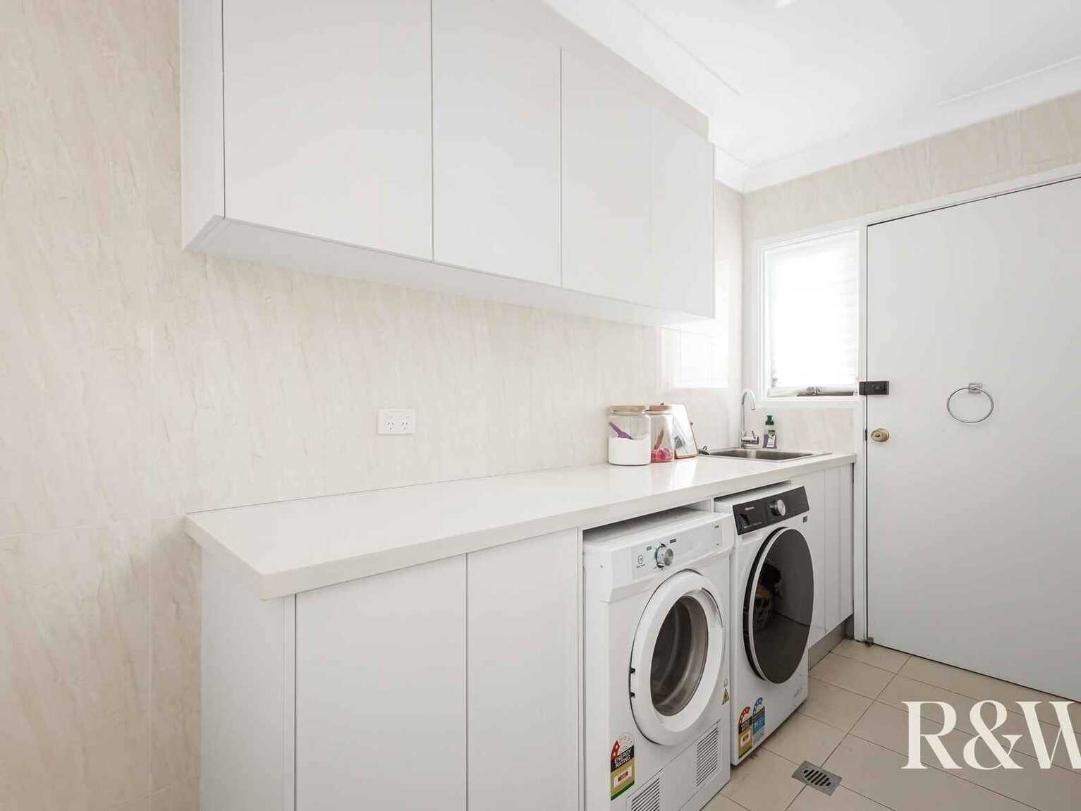 6 Ashwick Circuit St Clair