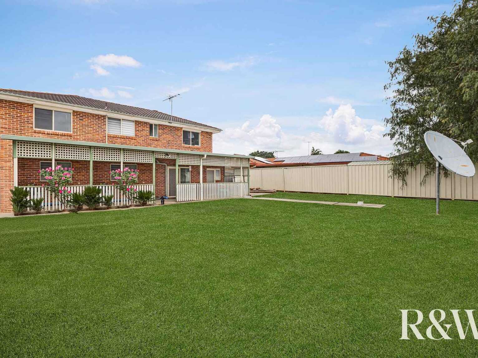6 Ashwick Circuit St Clair
