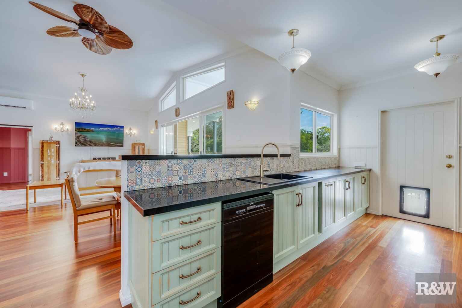 86 Sylvan Drive Moore Park Beach 86 Sylvan Drive Moore Park Beach