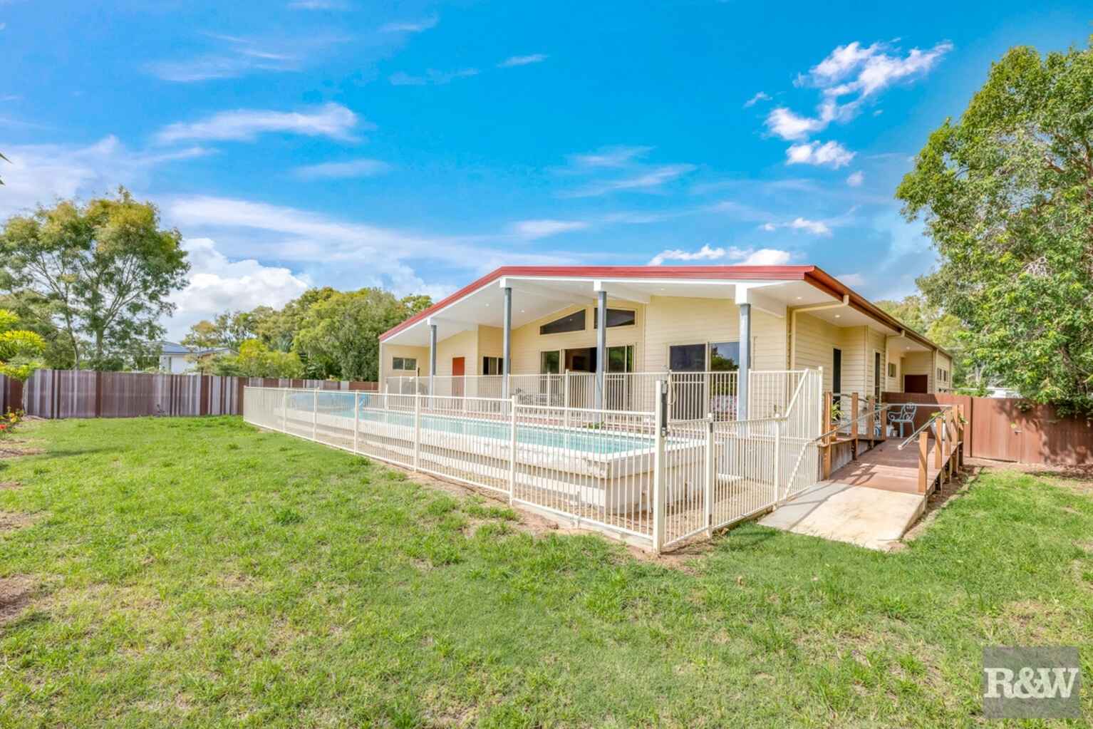 86 Sylvan Drive Moore Park Beach 86 Sylvan Drive Moore Park Beach