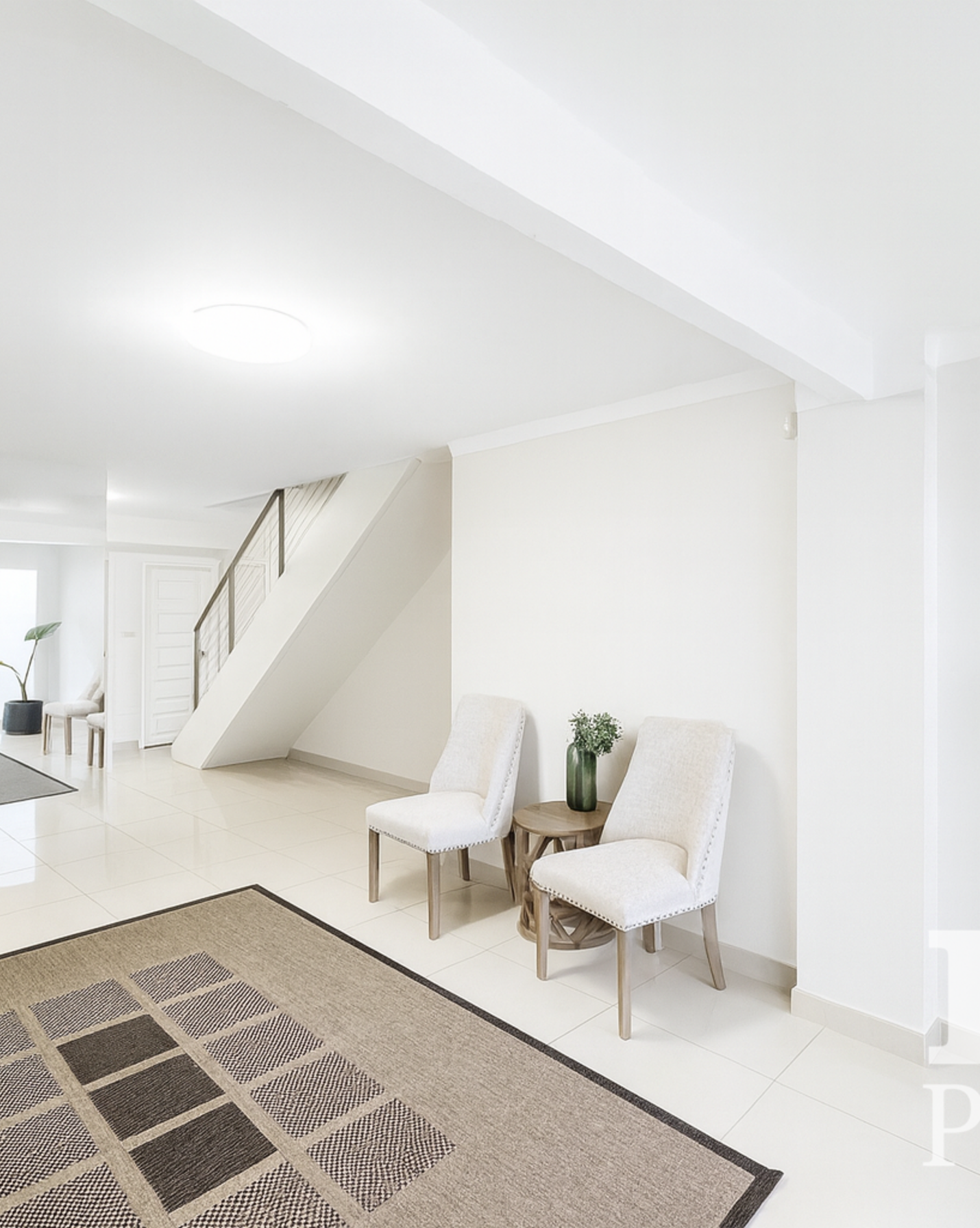 15 Hillcrest Avenue Moorebank, Moorebank - Thumbnail 2