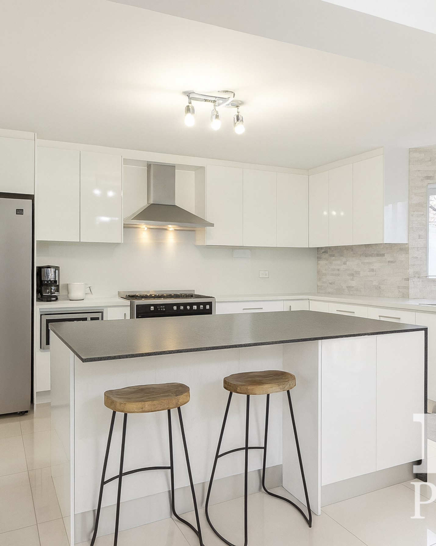 15 Hillcrest Avenue Moorebank, Moorebank - Thumbnail 4