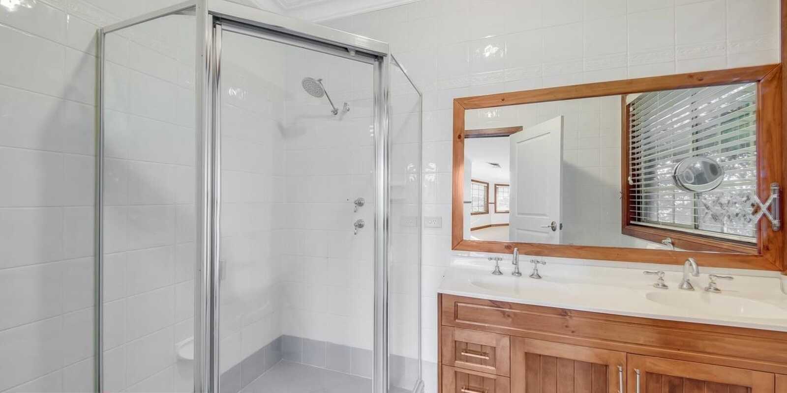 1 Beltana Place Glen Alpine 1 Beltana Place Glen Alpine