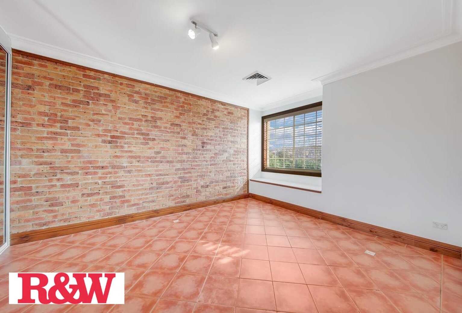 1 Beltana Place Glen Alpine 1 Beltana Place Glen Alpine