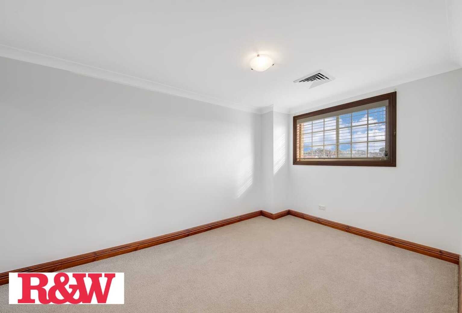 1 Beltana Place Glen Alpine 1 Beltana Place Glen Alpine