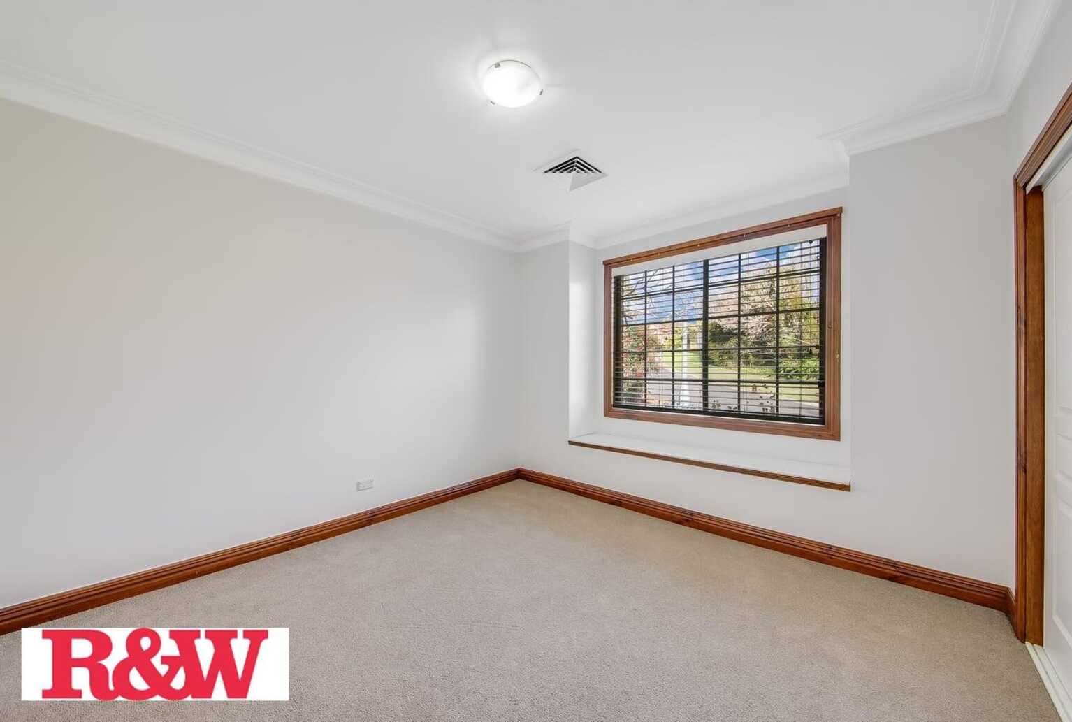 1 Beltana Place Glen Alpine 1 Beltana Place Glen Alpine