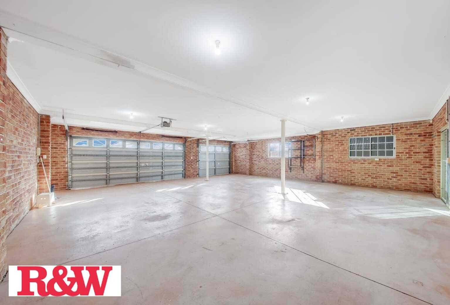 1 Beltana Place Glen Alpine 1 Beltana Place Glen Alpine