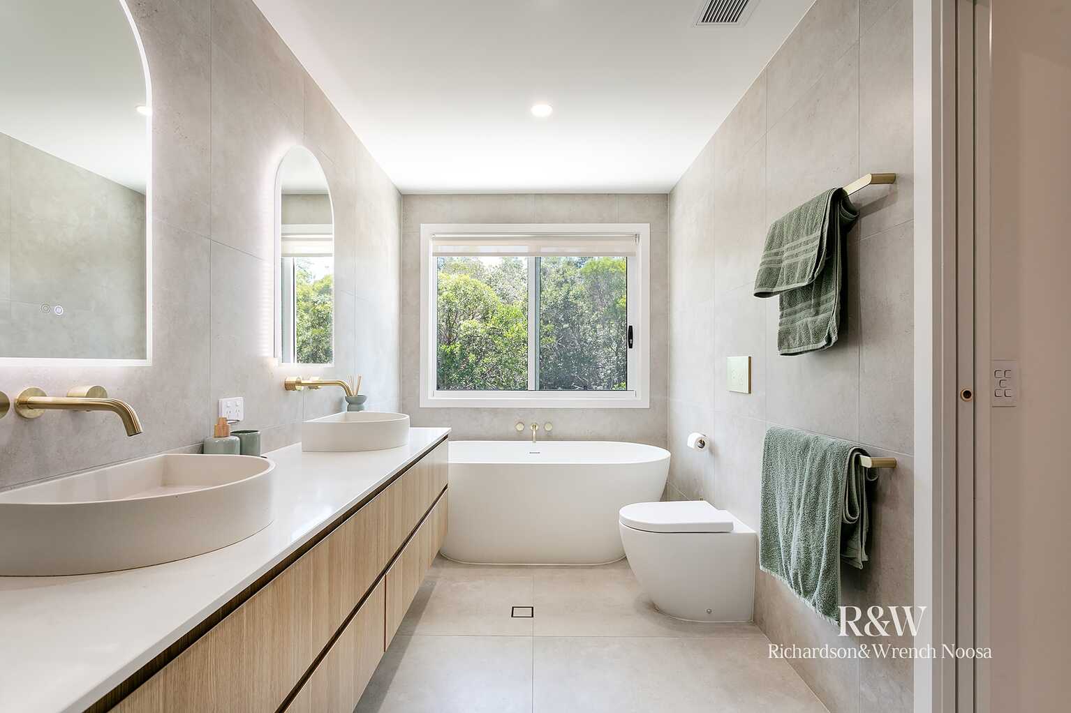 1 Crestview Drive Peregian Springs