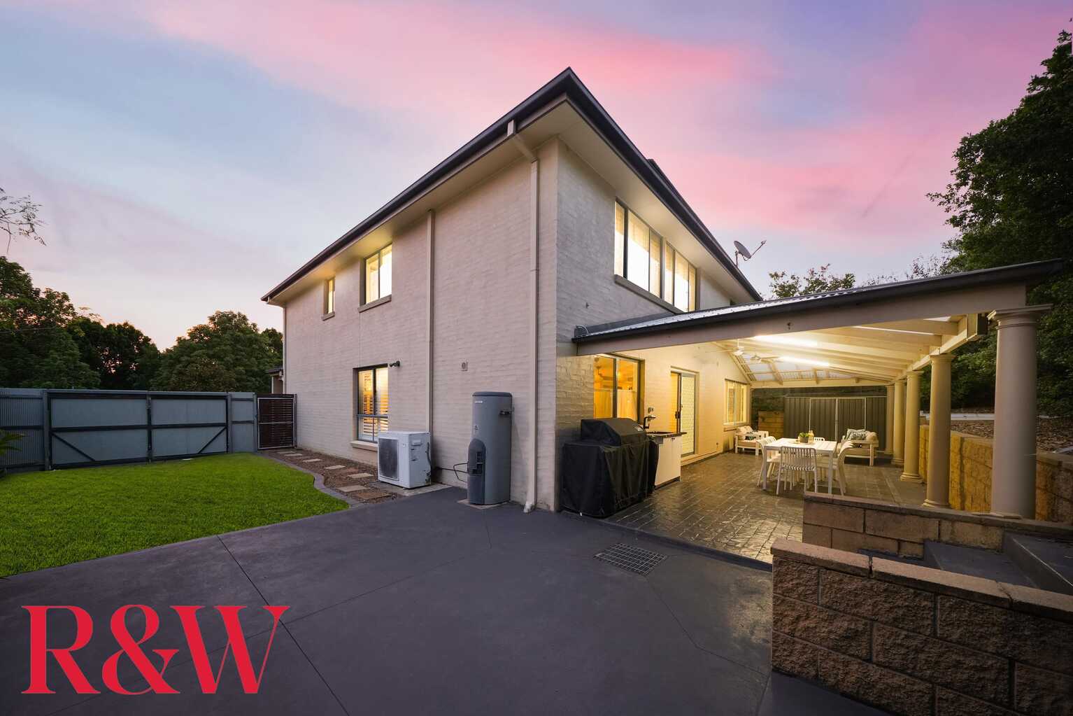 19 Strathwallen Close Macquarie Links
