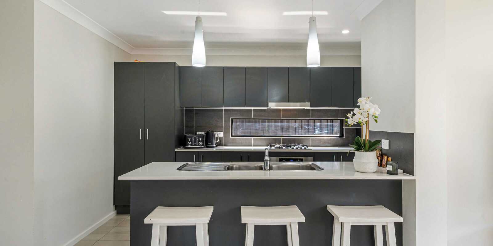 16 Cortina Avenue Austral