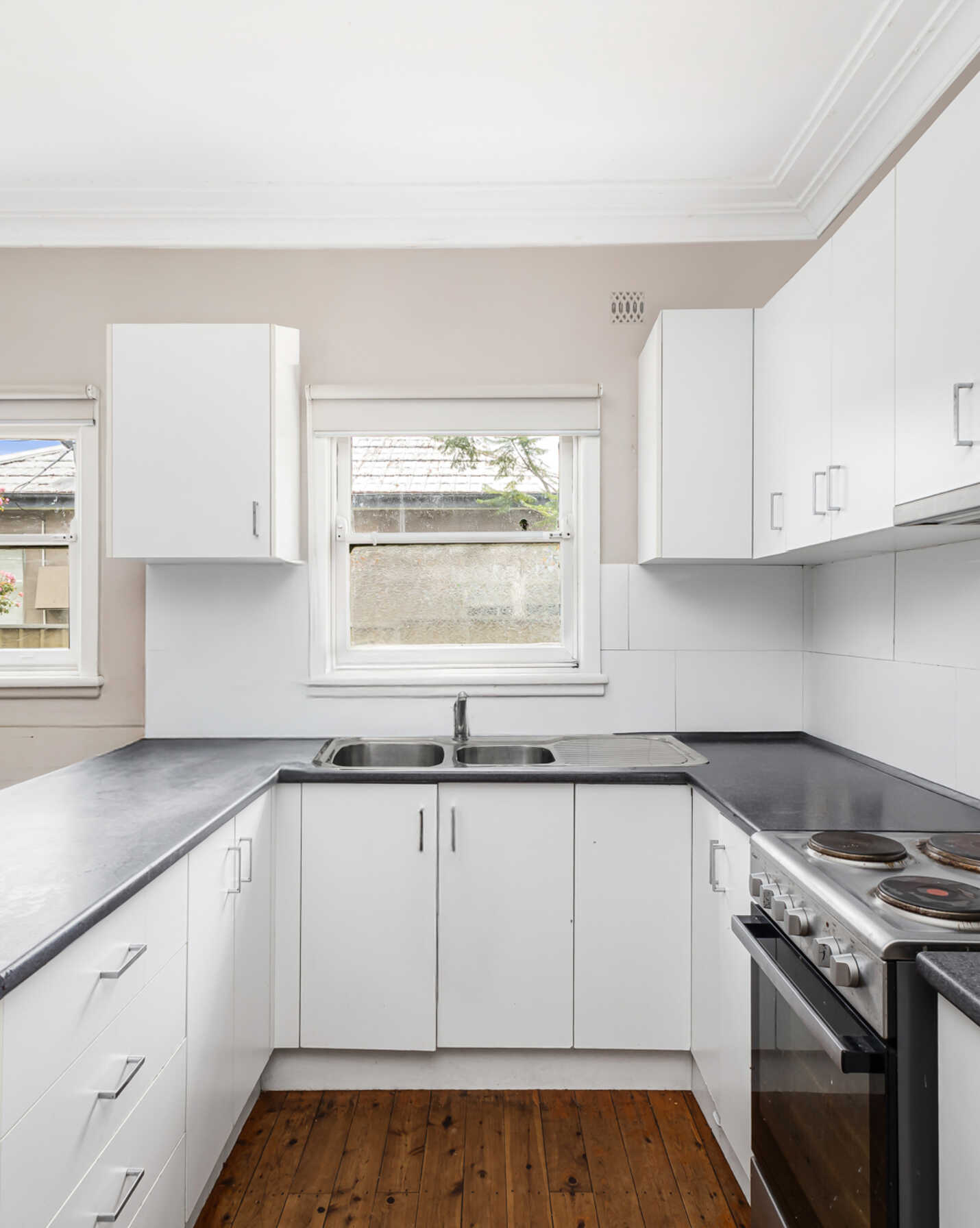 84 & 84A Monfarville Street, Marys - Thumbnail 2