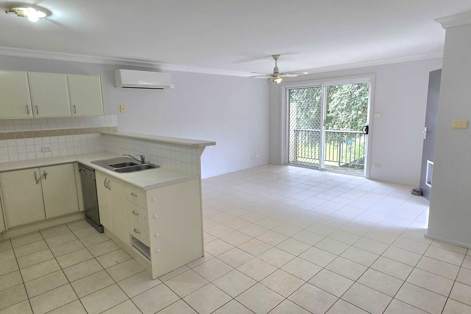 51  Waterside Crescent Carramar