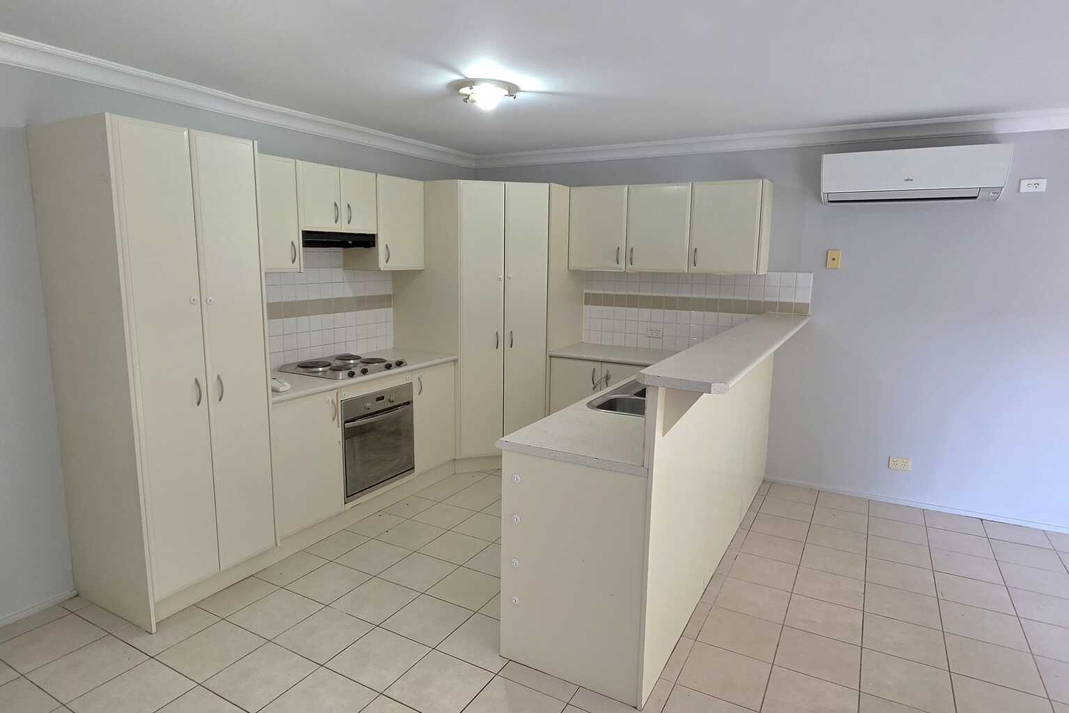 51  Waterside Crescent Carramar