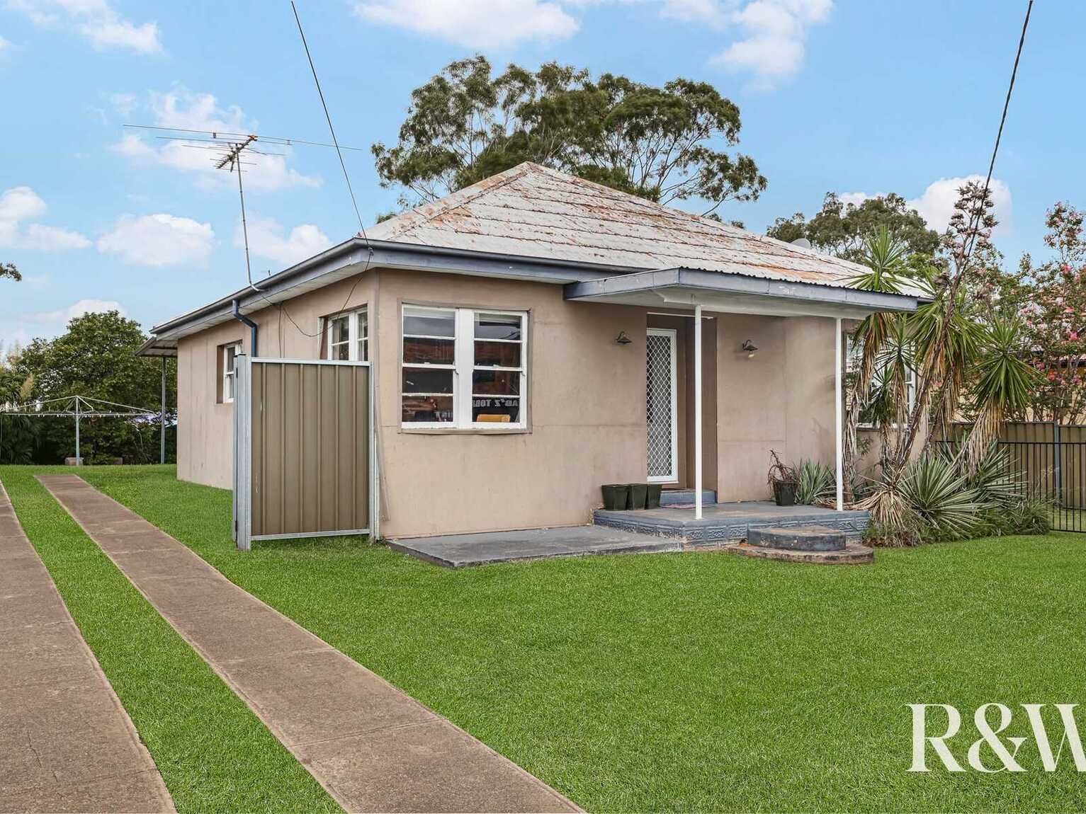 82 Monfarville Street St Marys