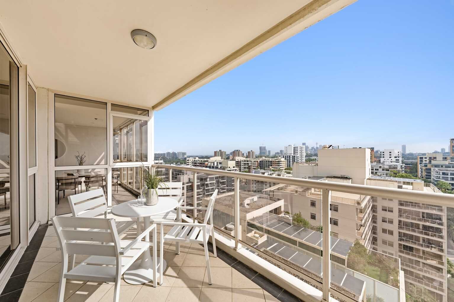 360/8 Lachlan Street Waterloo