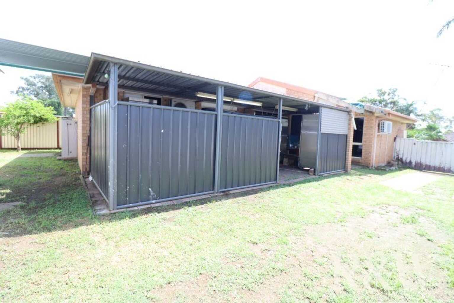 99 Explorers Way St Clair