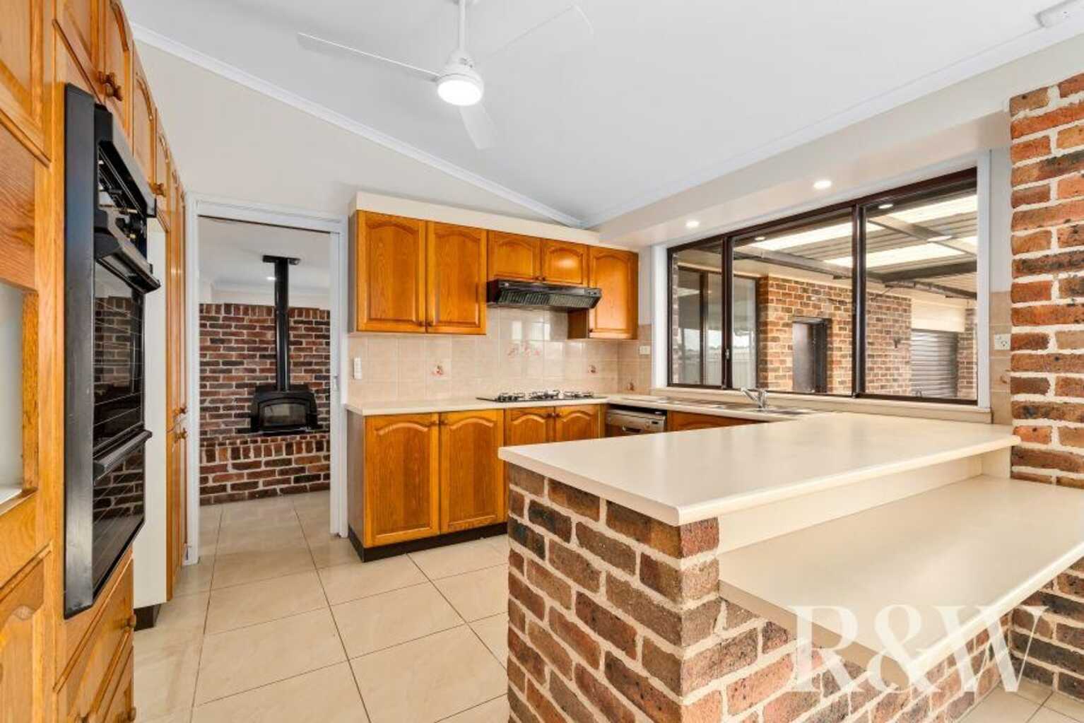 24 Fantail Crescent Erskine Park