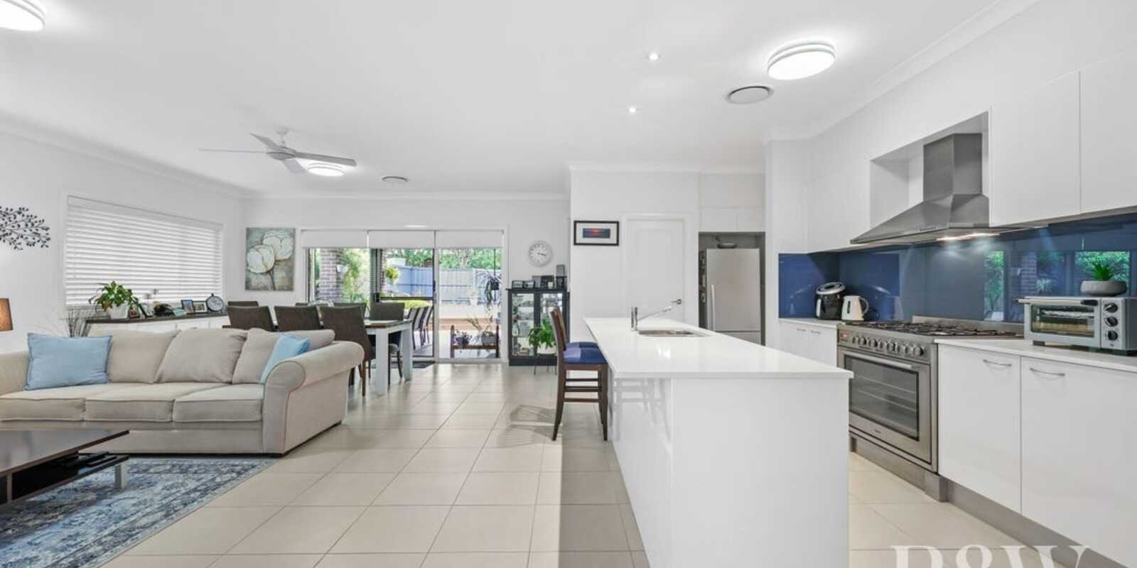 29 Cloverhill Crescent Gledswood Hills