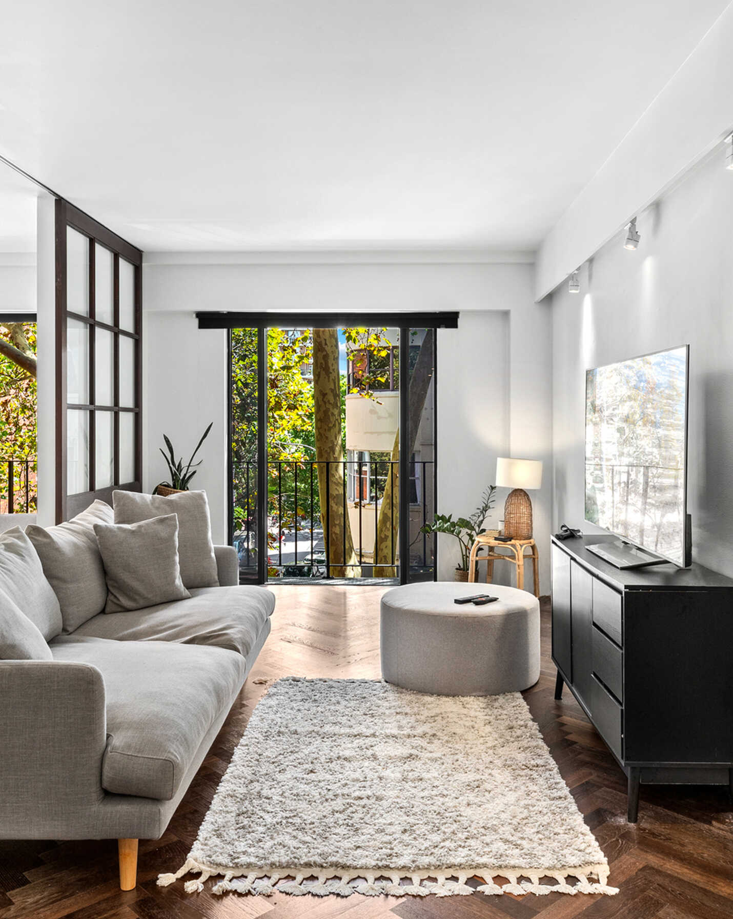 216/50 Macleay Street Potts Point, Point - Thumbnail 2