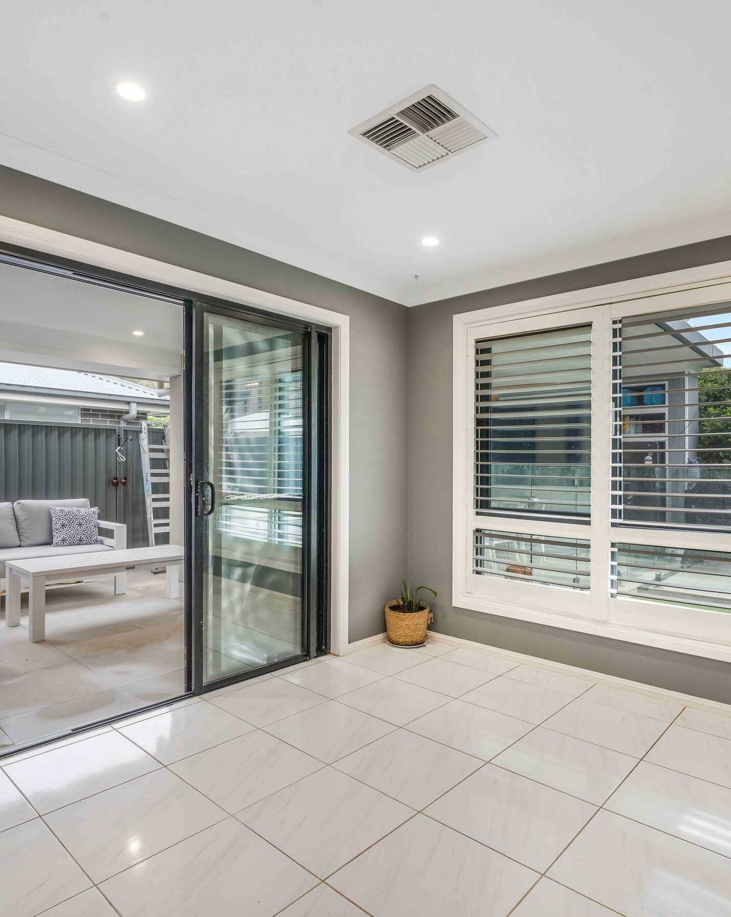 4 Lance Street Jordan Springs, Springs - Thumbnail 6