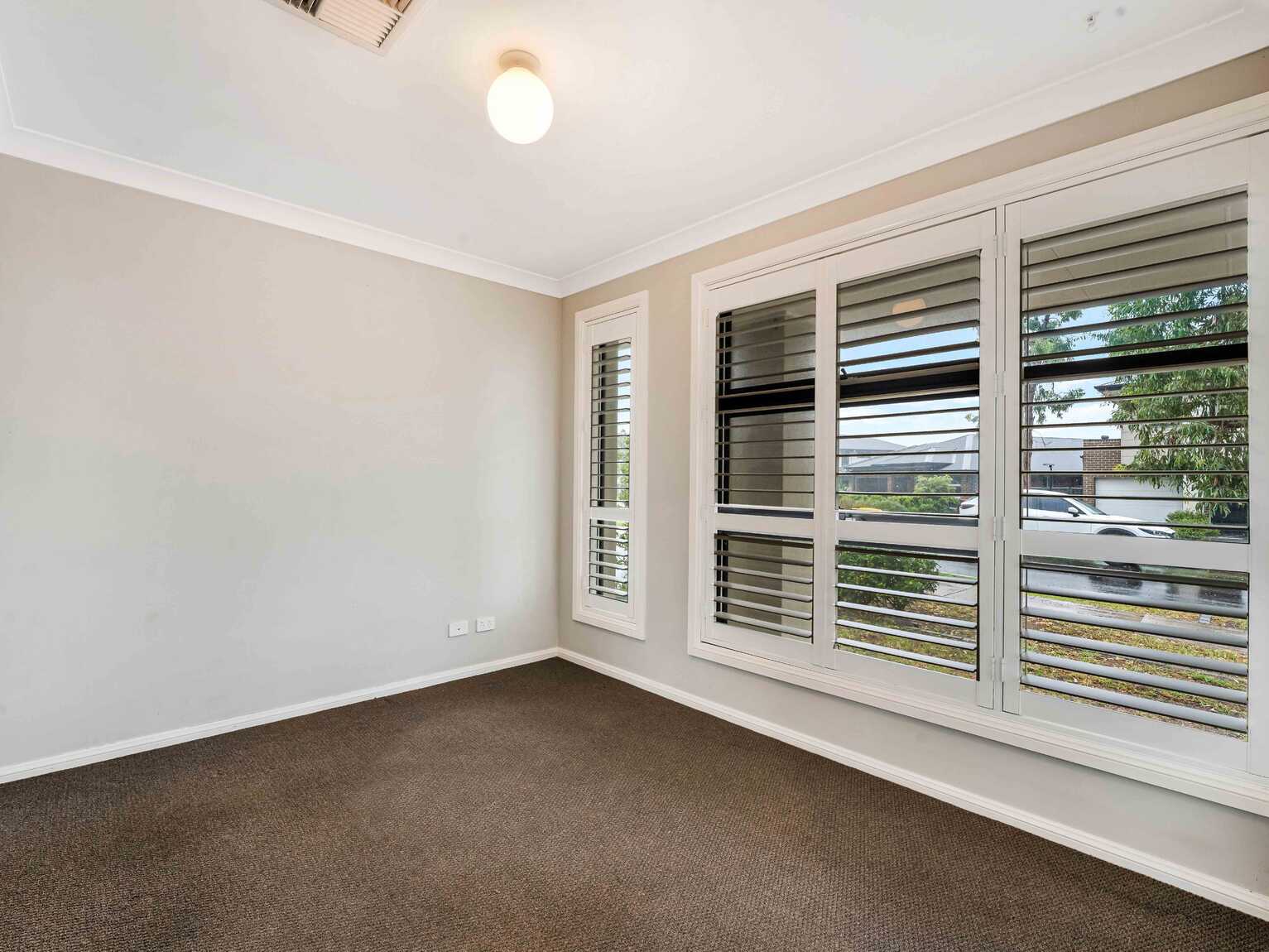 4 Lance Street Jordan Springs