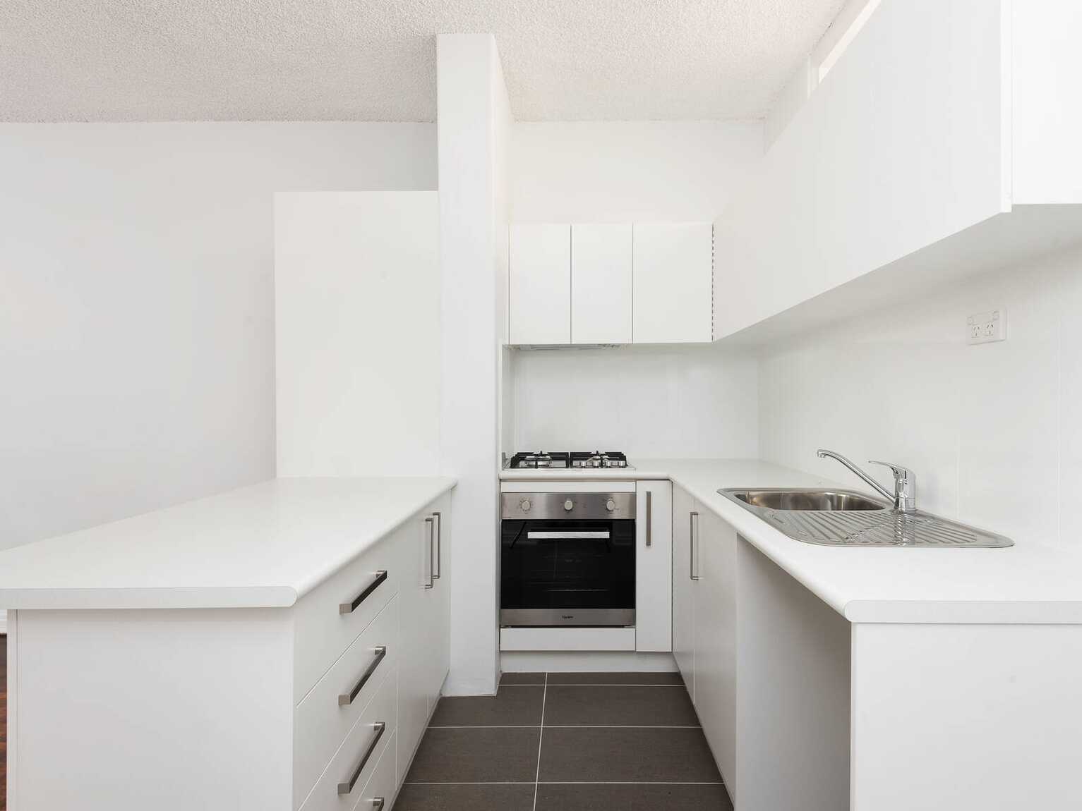 2/59 Whaling Road North Sydney