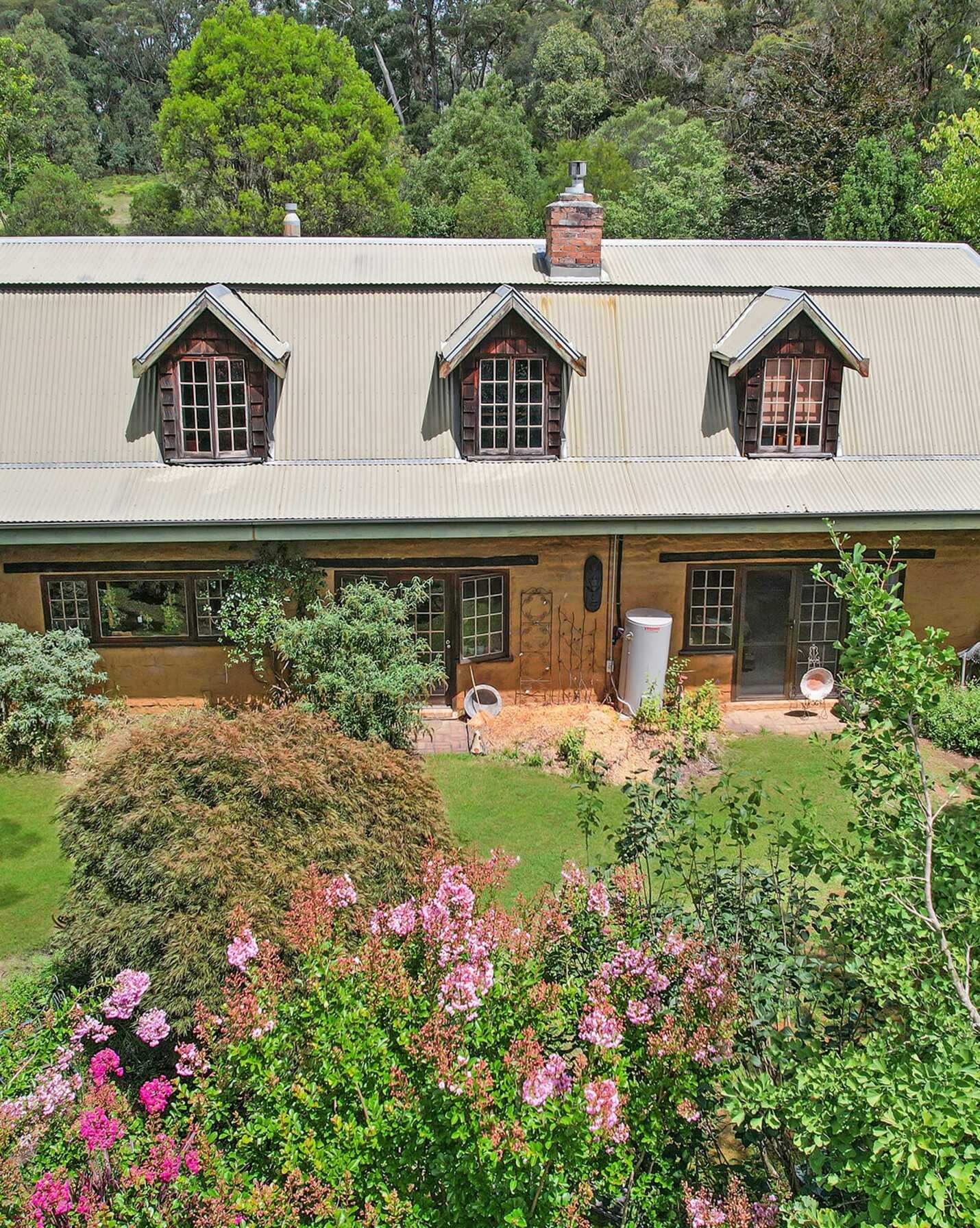 10 Blue Gum Road Bundanoon, Bundanoon - Image 1