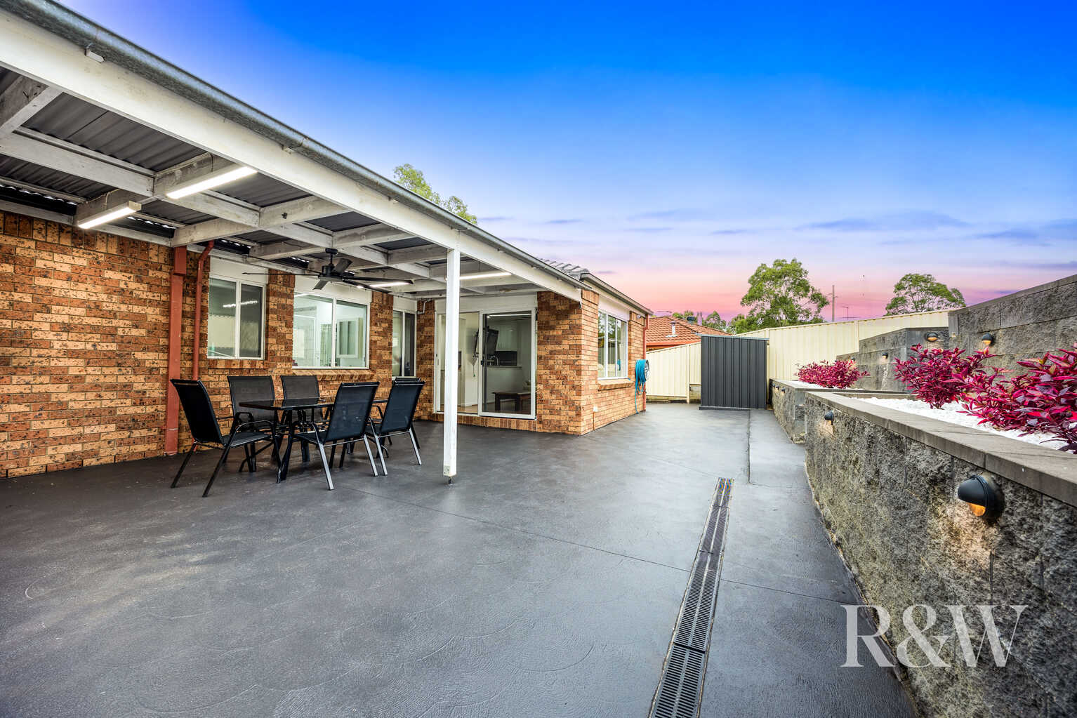 50 DOWNES CRESCENT Currans Hill 50 DOWNES CRESCENT Currans Hill