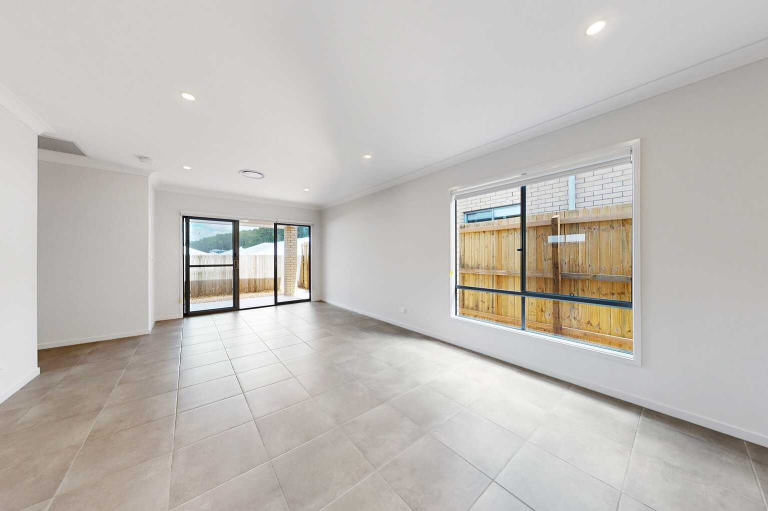 30 Mundaring Way Spring Mountain