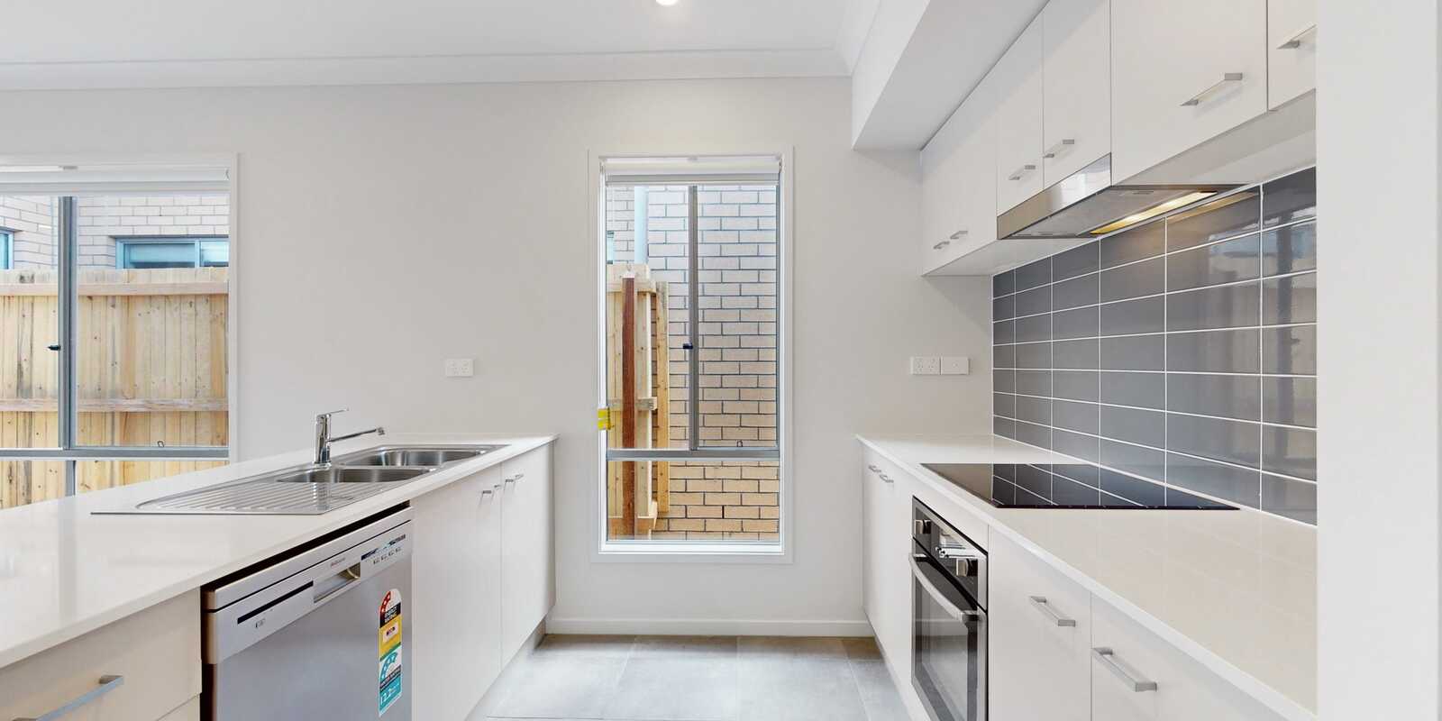 30 Mundaring Way Spring Mountain