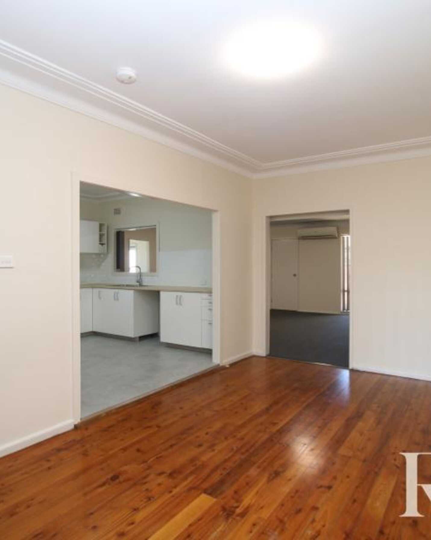 8 Waugh Crescent Blacktown, Blacktown - Thumbnail 2