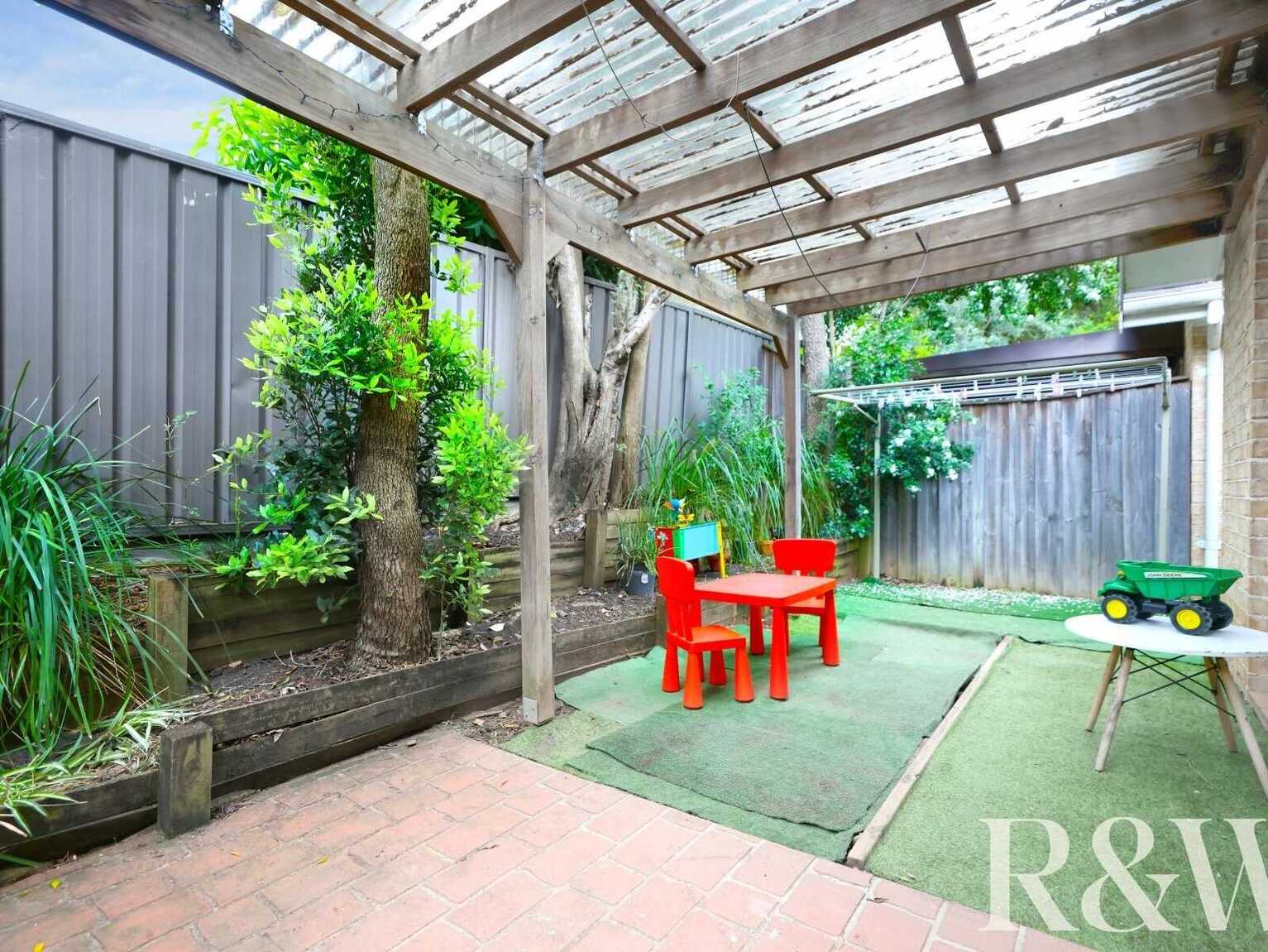 9/37 Binalong Road Pendle Hill