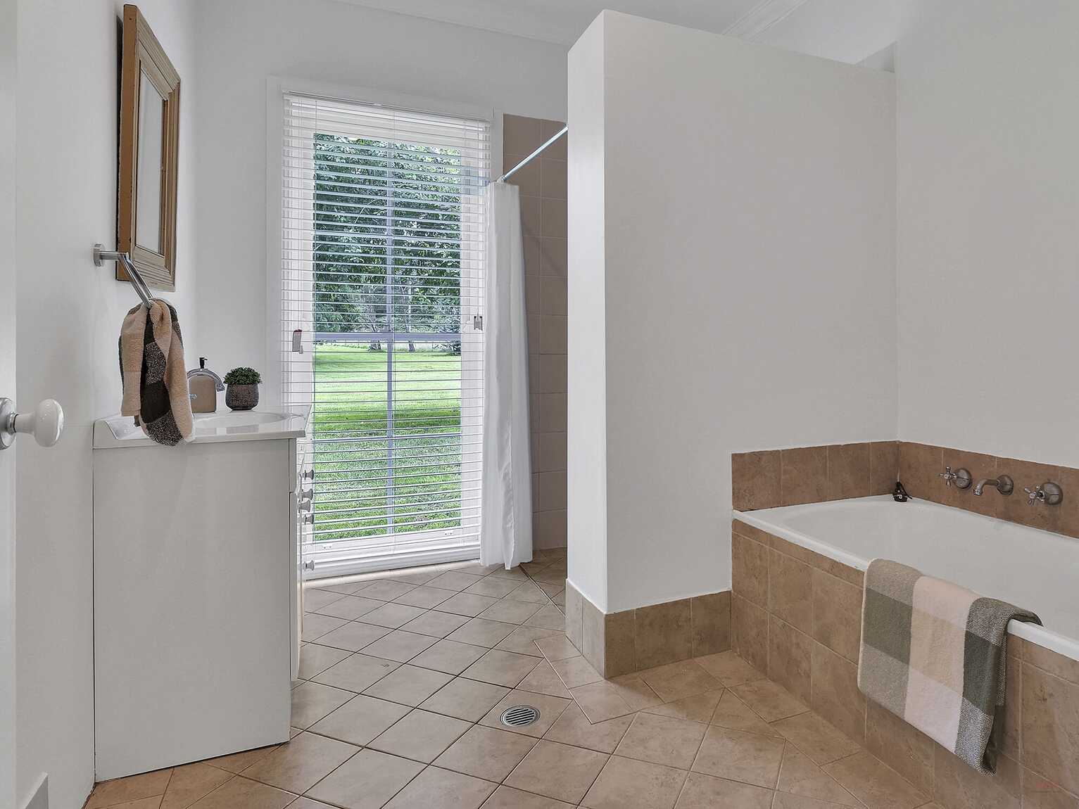 42 Suttor Road Moss Vale 42 Suttor Road Moss Vale