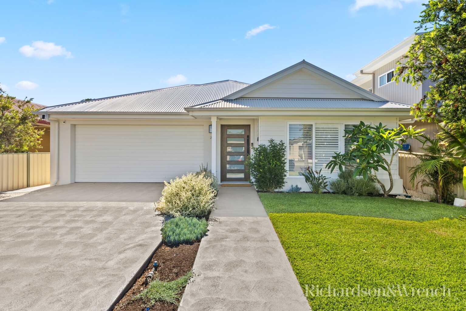 26 Davis Street Booker Bay 26 Davis Street Booker Bay