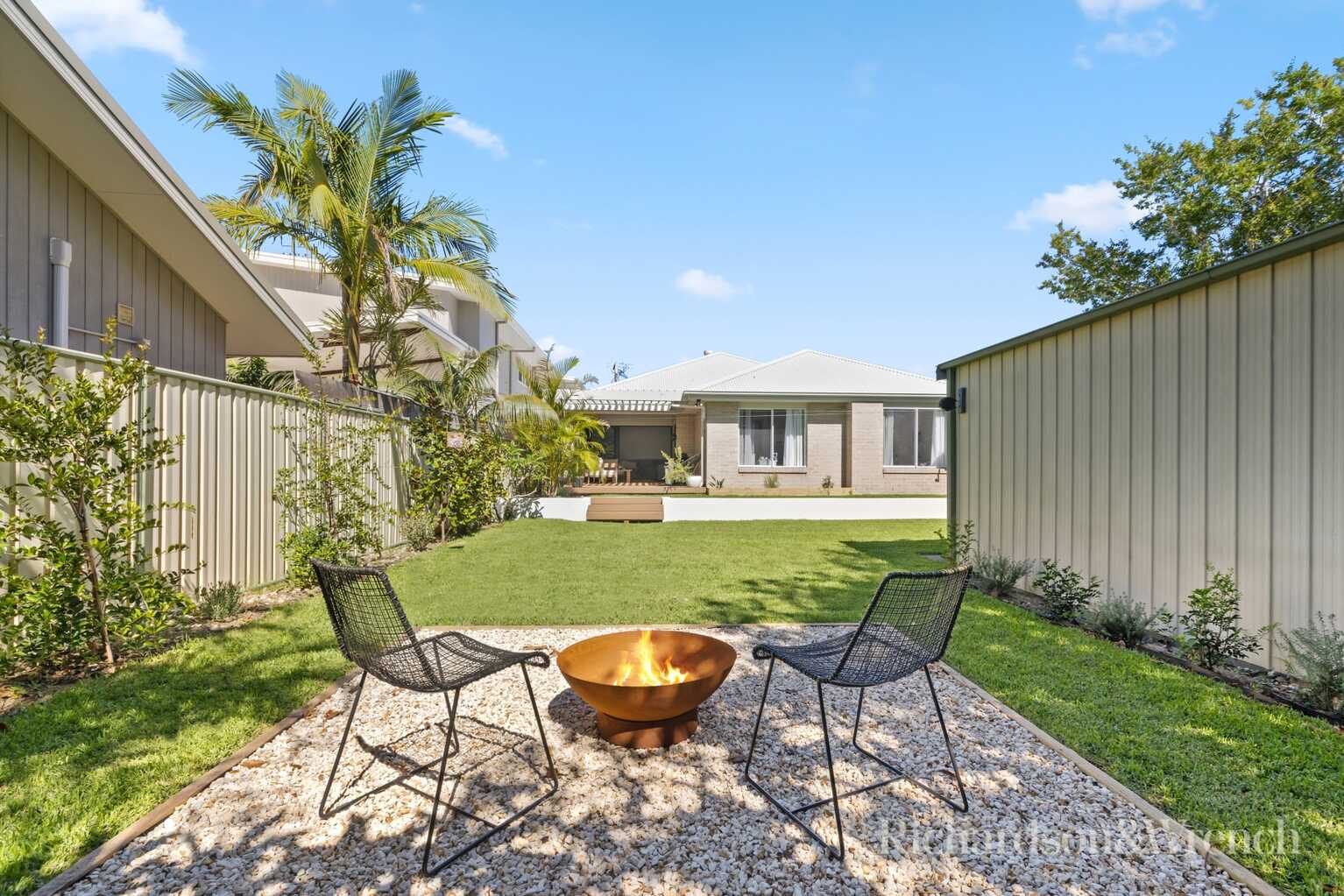 26 Davis Street Booker Bay 26 Davis Street Booker Bay