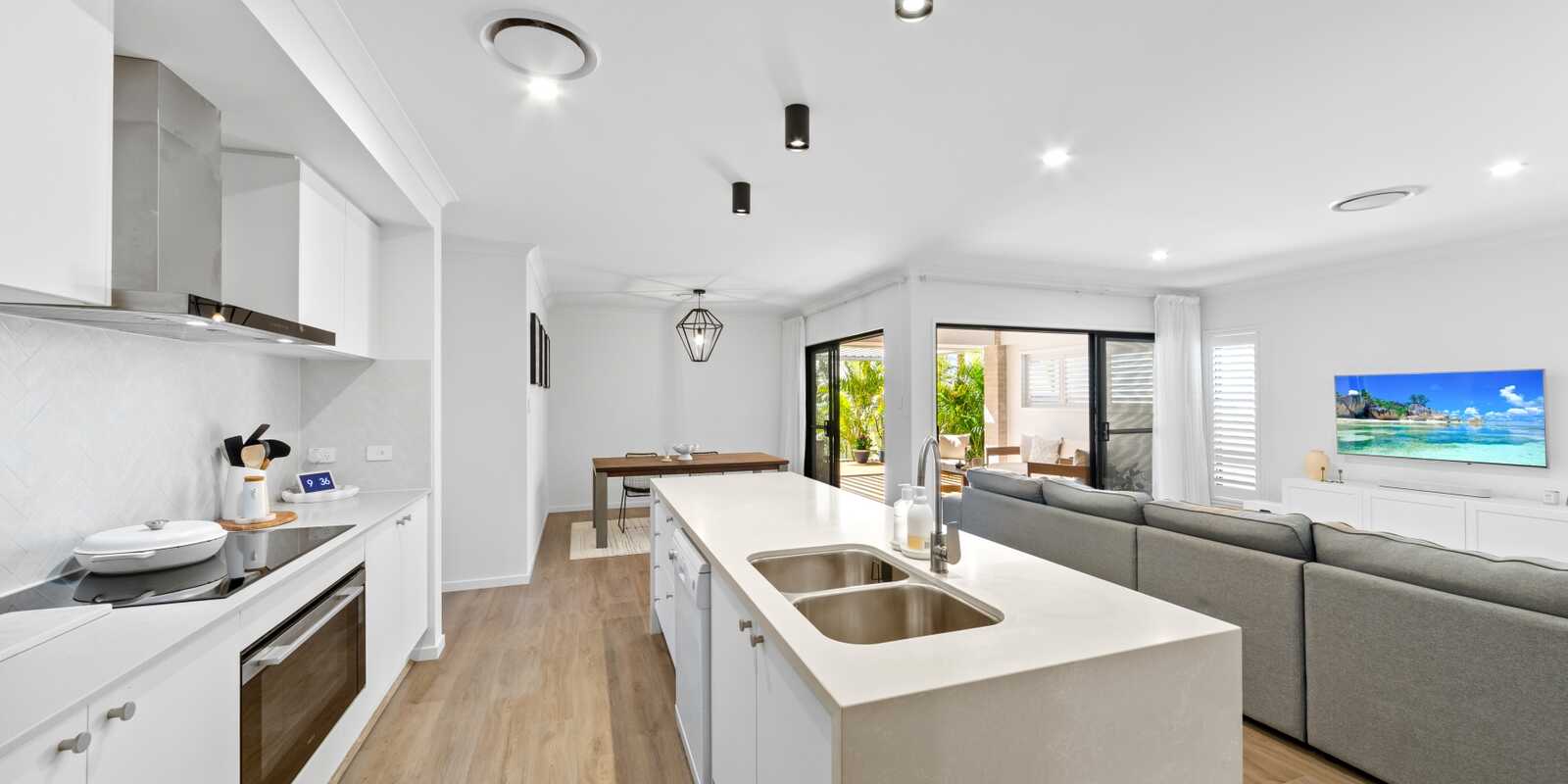 26 Davis Street Booker Bay 26 Davis Street Booker Bay