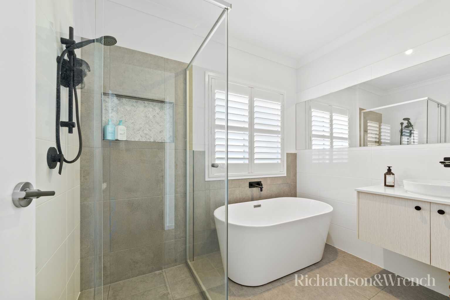 26 Davis Street Booker Bay 26 Davis Street Booker Bay